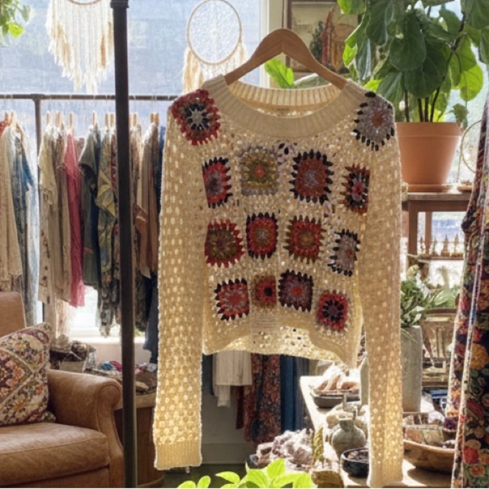 Debut cream knit crewneck cropped sweater NWT